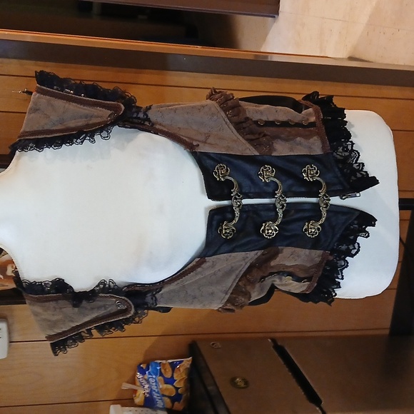 3 piece spirit Halloween costume - Picture 8 of 10